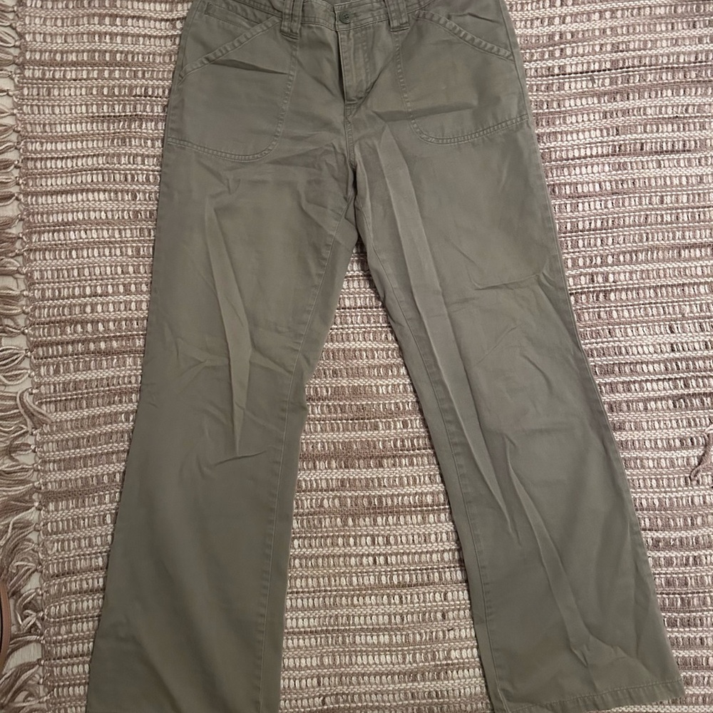 Womens Cargo Pants in Olive